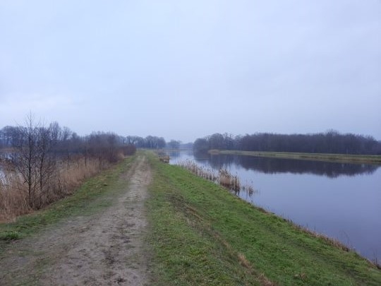 Rondwandeling van 6 à 7 km langs de nabij gelegen  Schipbeek. 